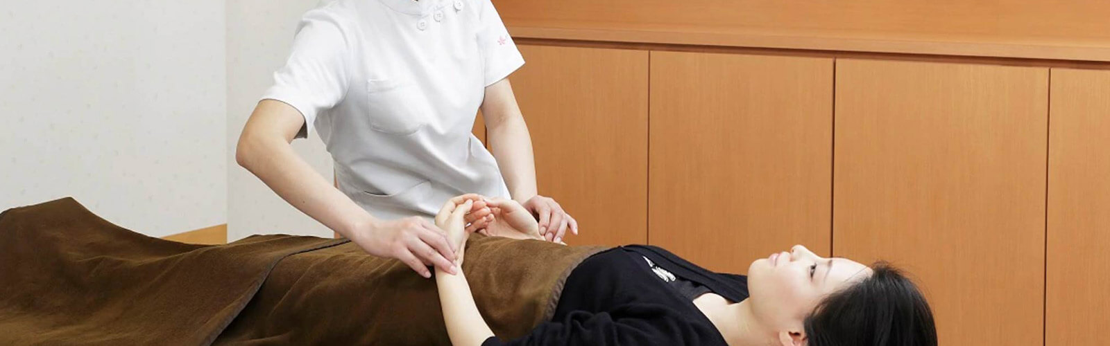 女性外来鍼灸 さくらリバース治療院