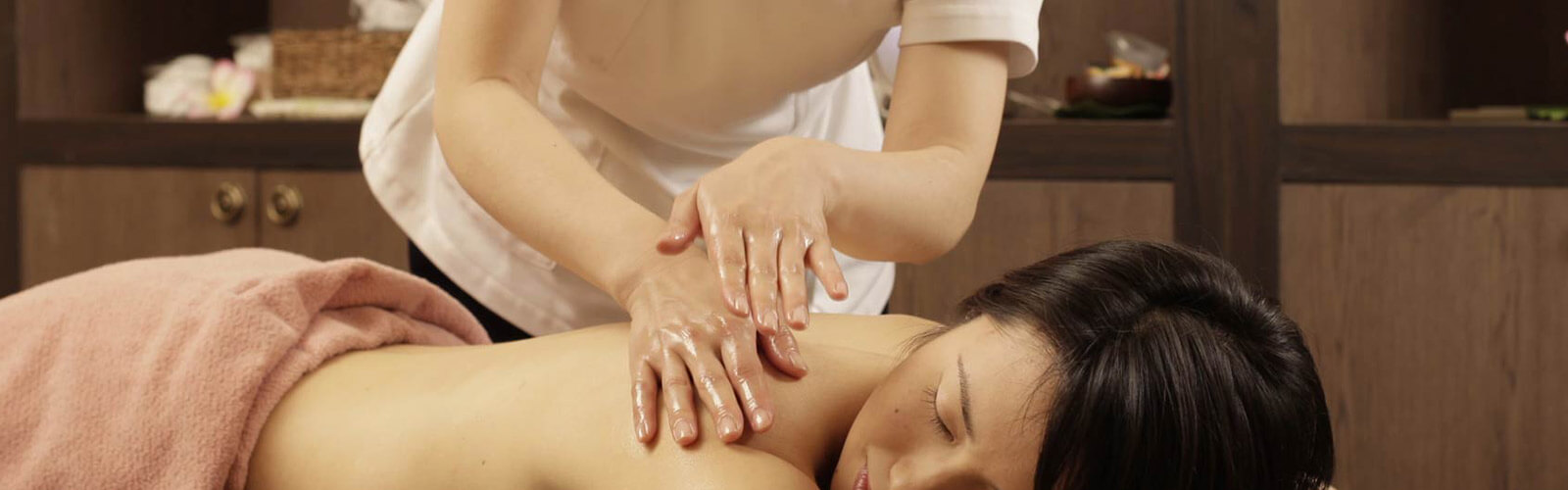 アロマオイルマッサージ – さくらリバース治療院